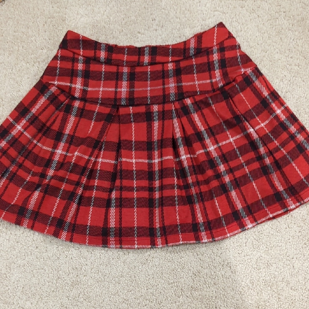 Love, Glam Girl Sz M Red and Black Pleated Mini Skater Skirt